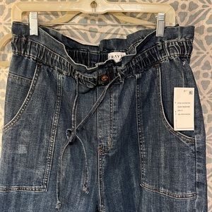 FRAYED Denim Super Rise Crop Size 31 NWT